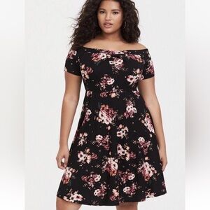 NWT‎ Torrid Soft Studio Lux Ponte Dark Floral Dress SZ 4X Romantic Retro Pin Up